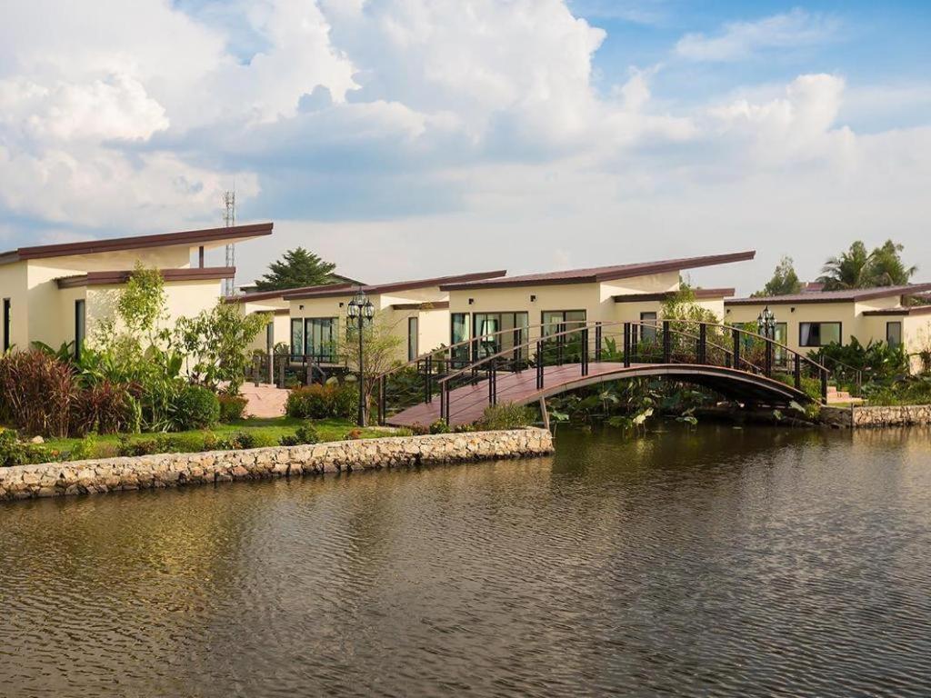 Bua Tara Resort Nong Prue Экстерьер фото