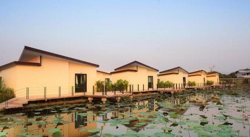 Bua Tara Resort Nong Prue Экстерьер фото