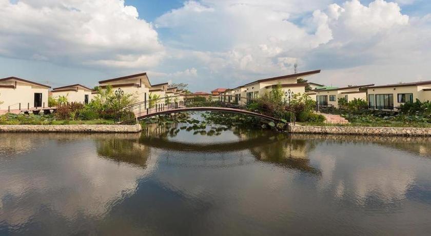 Bua Tara Resort Nong Prue Экстерьер фото